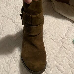 Women’s booties size 9